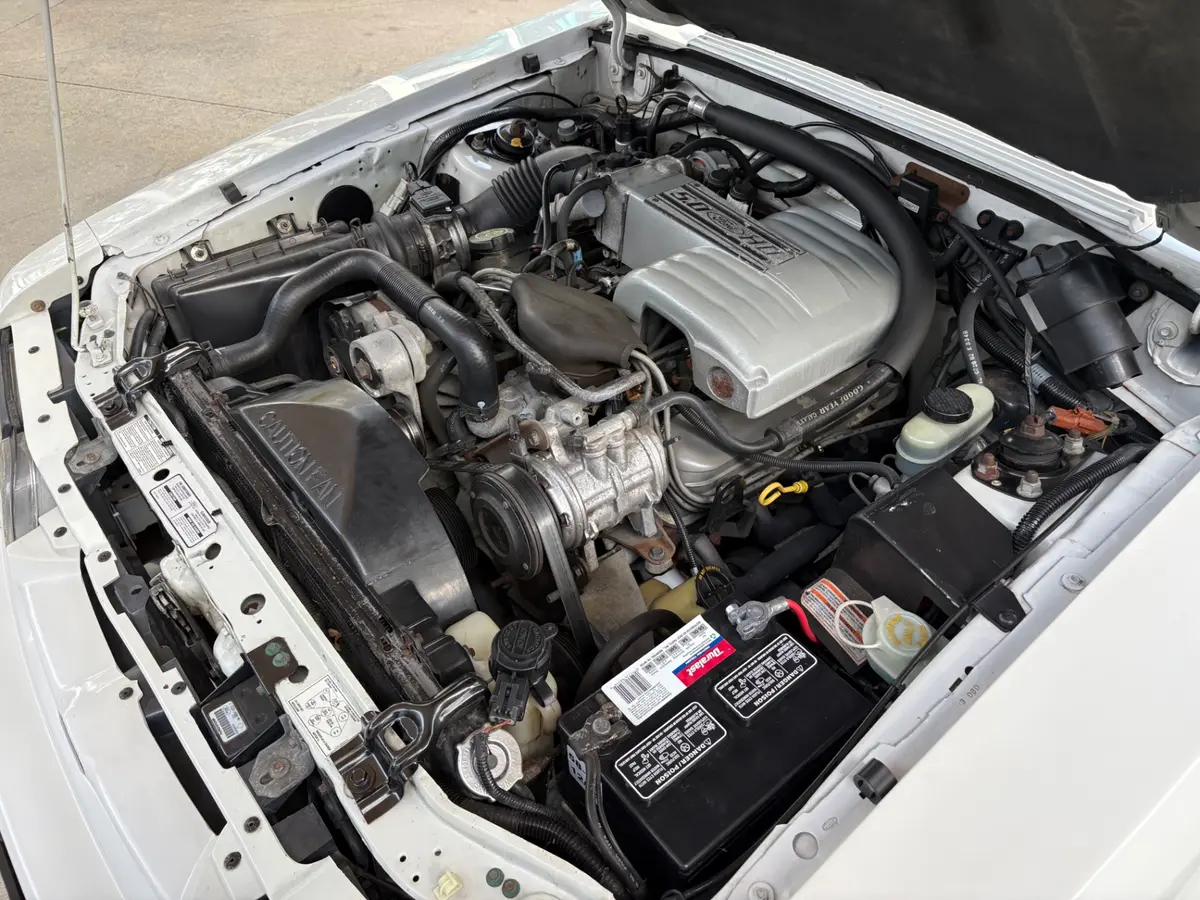 Vehicle photo 32