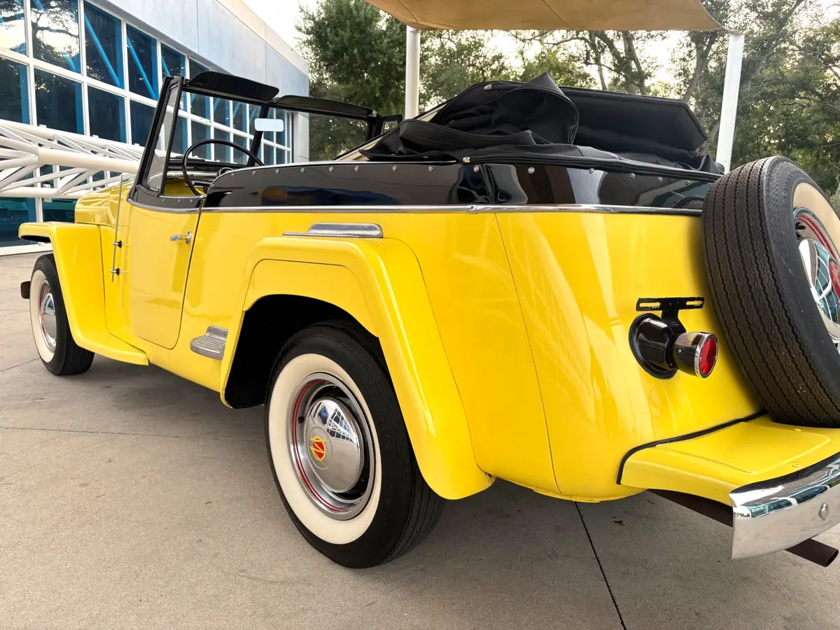Vehicle photo 15