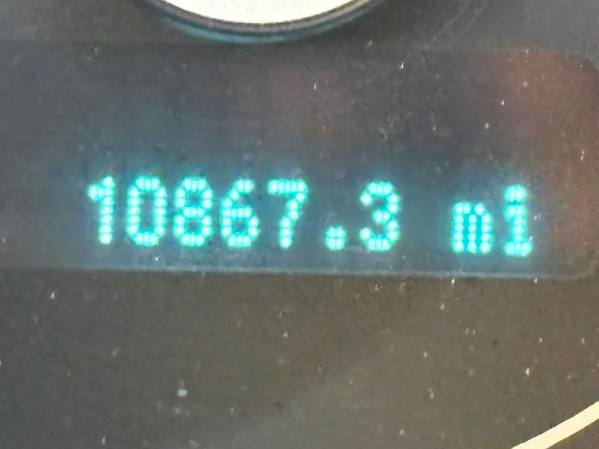 Vehicle photo 25