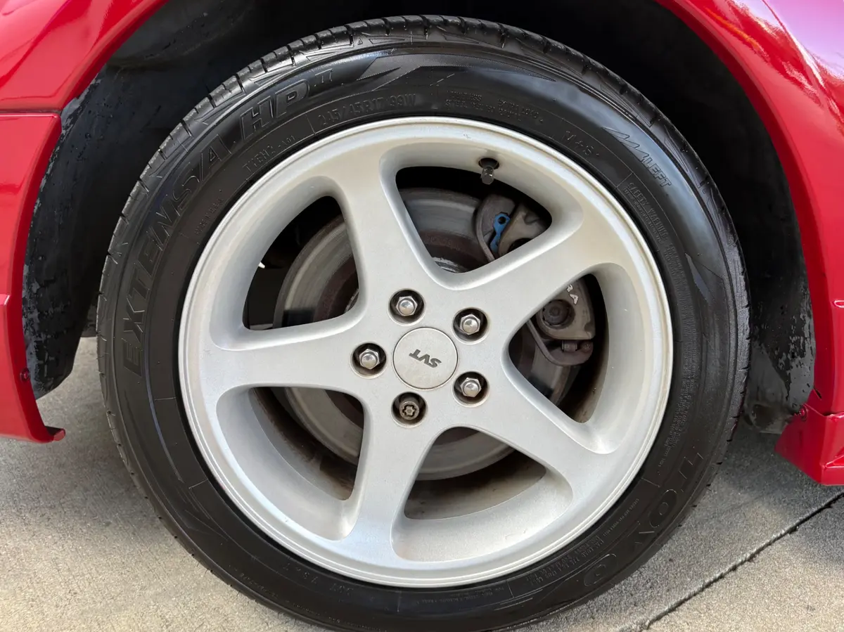 Vehicle photo 26