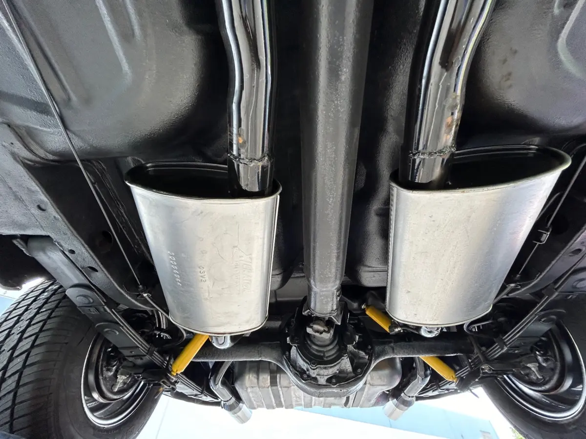 Vehicle photo 48