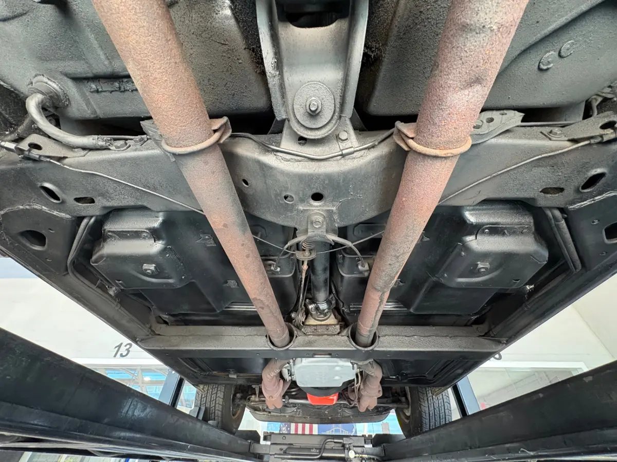 Vehicle photo 49