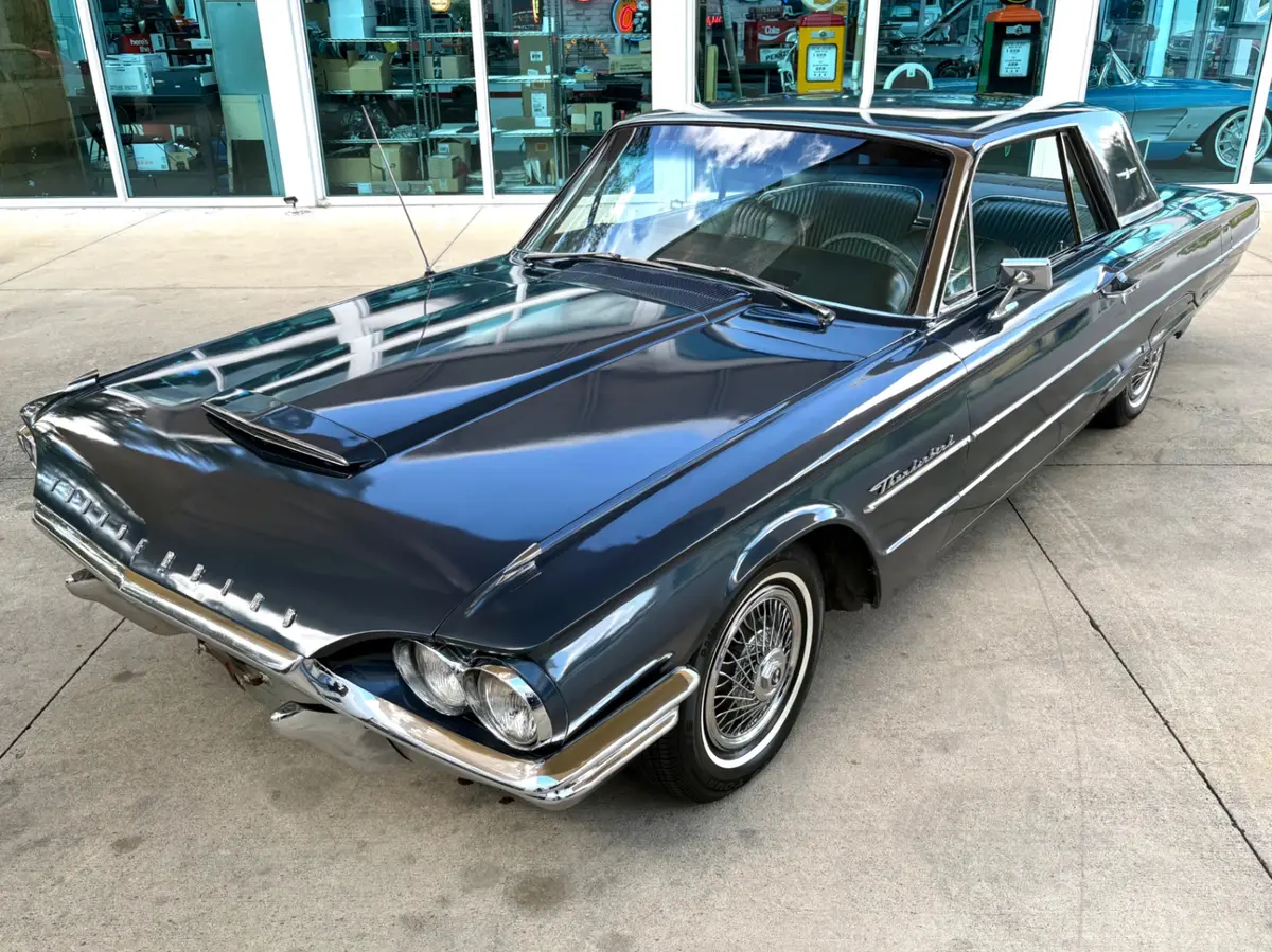 Vehicle photo 20
