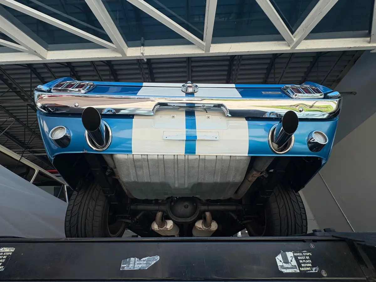 Vehicle photo 46