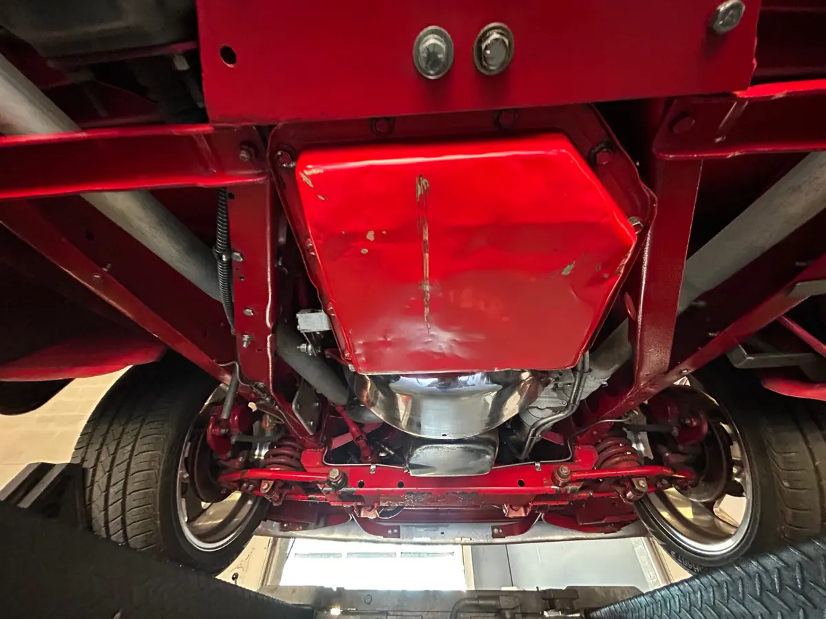 Vehicle photo 34
