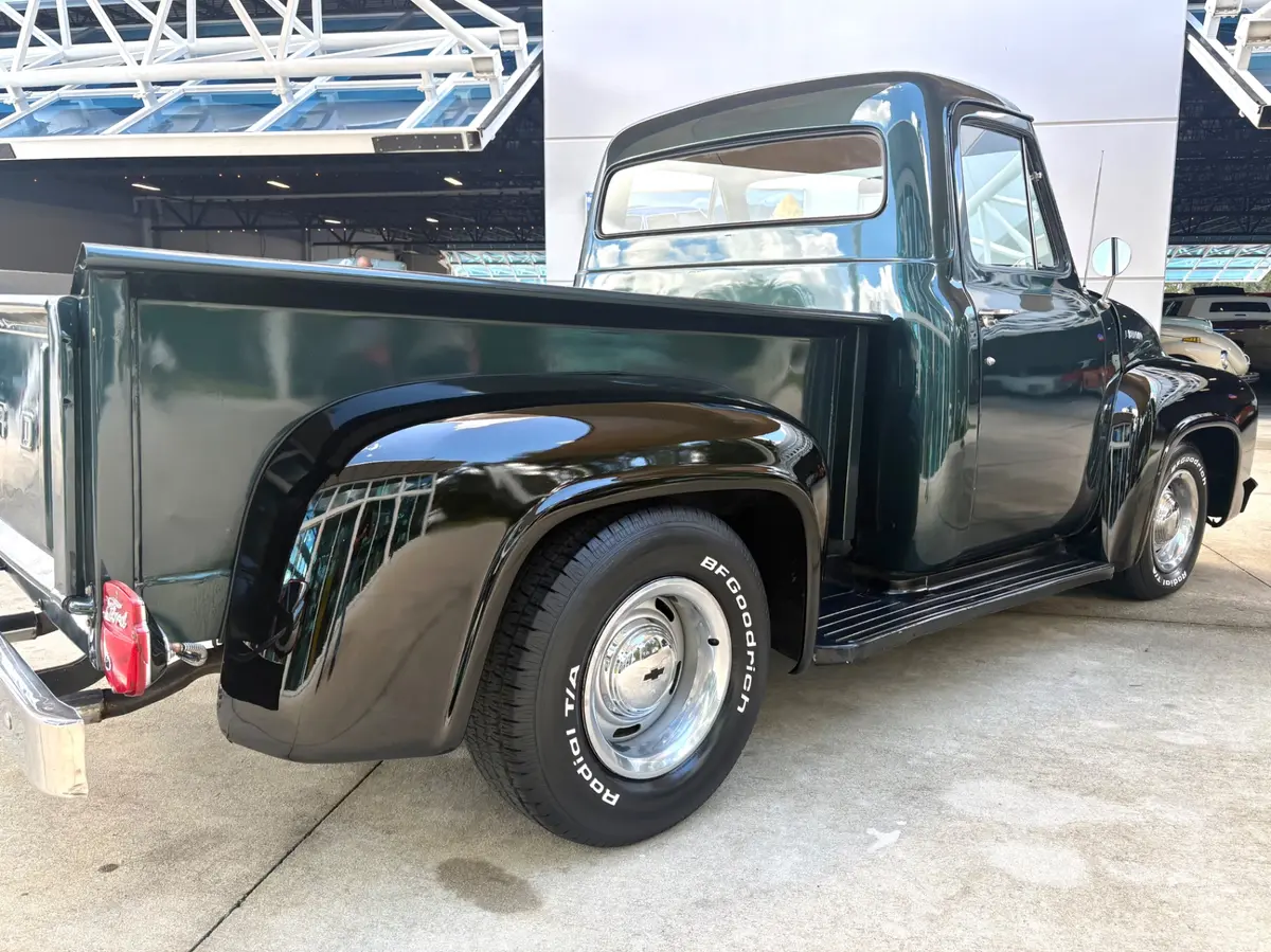 Vehicle photo 16