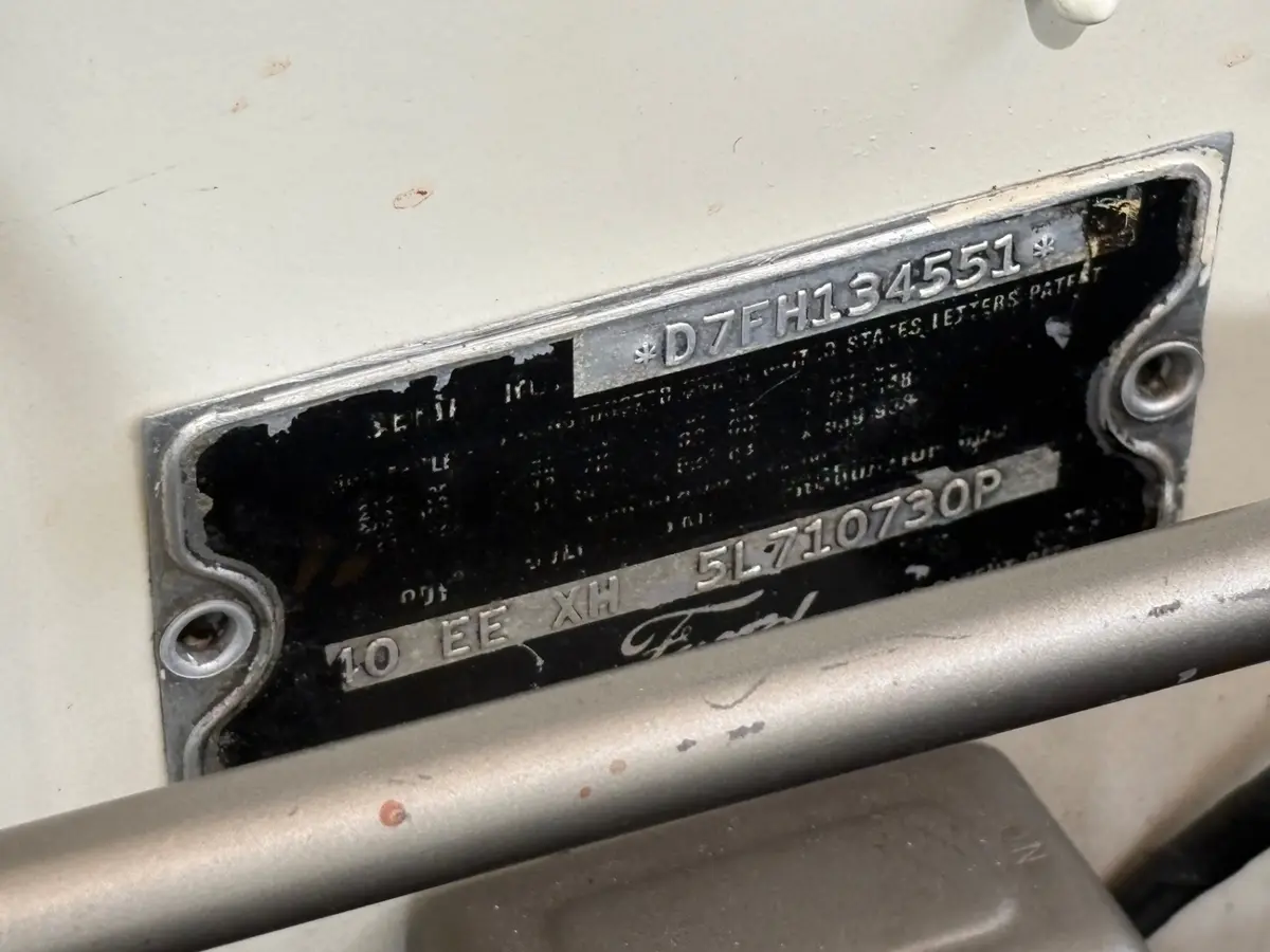 Vehicle photo 31