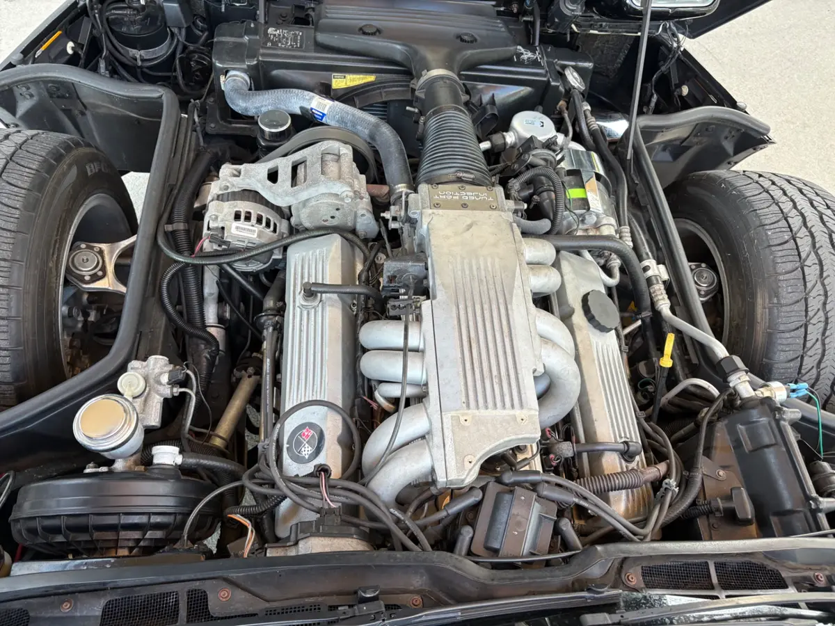 Vehicle photo 26