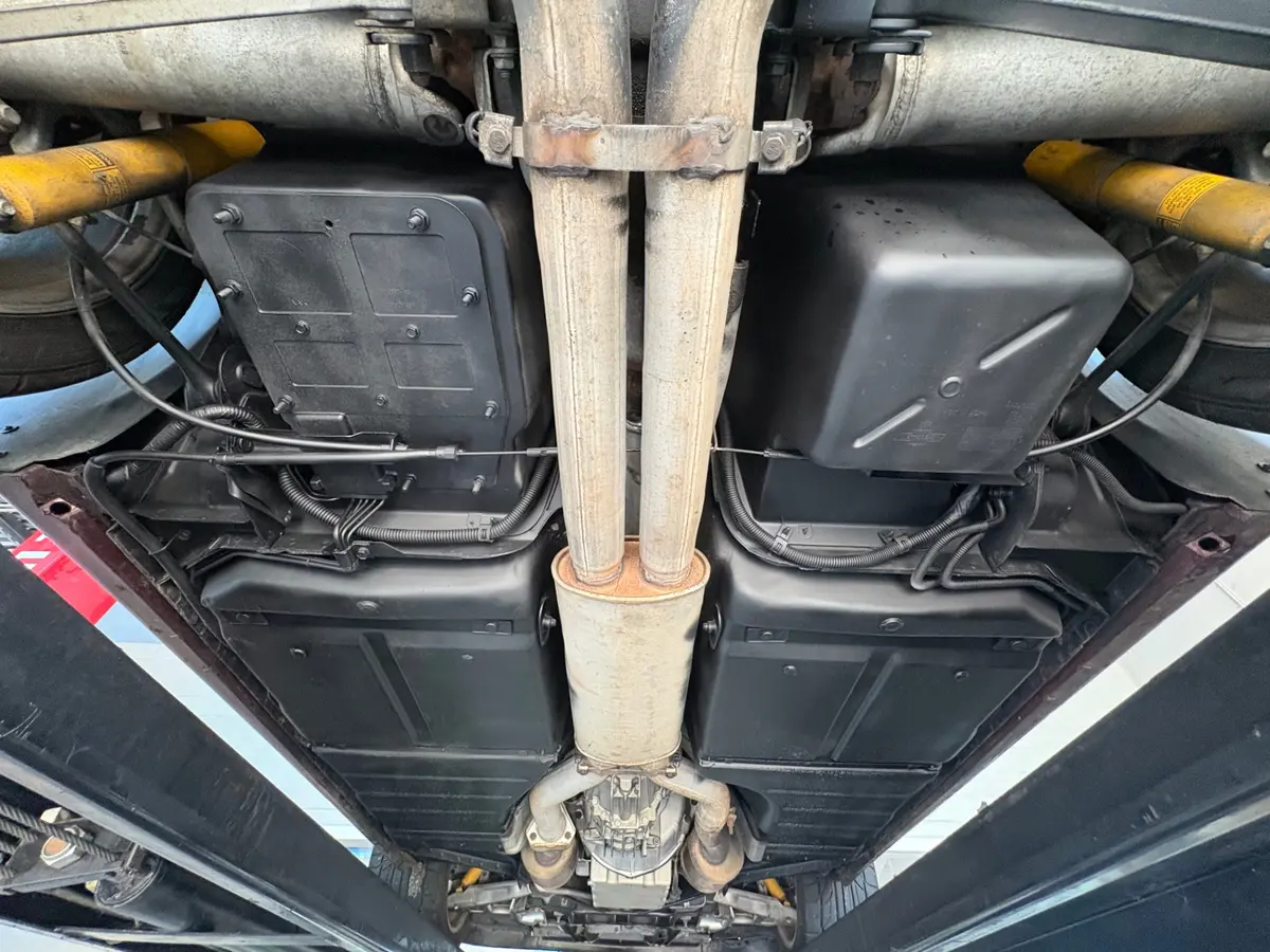 Vehicle photo 46
