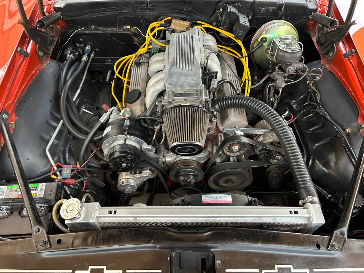 Vehicle photo 27