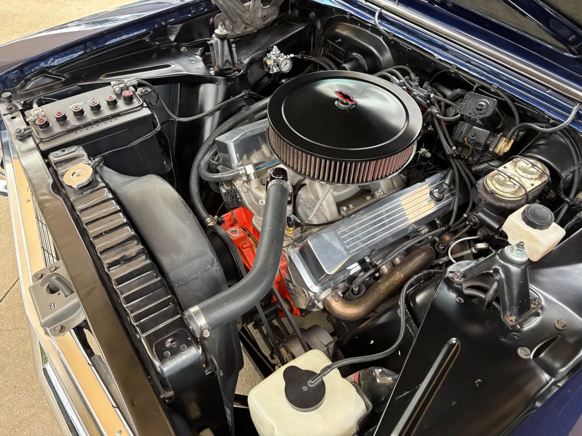 Vehicle photo 28