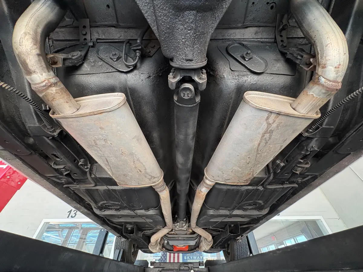 Vehicle photo 56