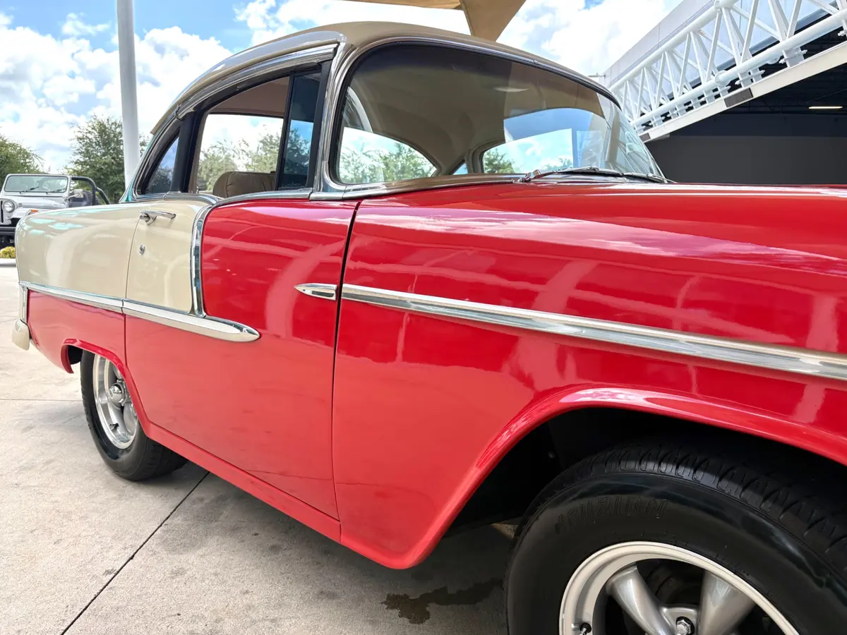 Vehicle photo 16