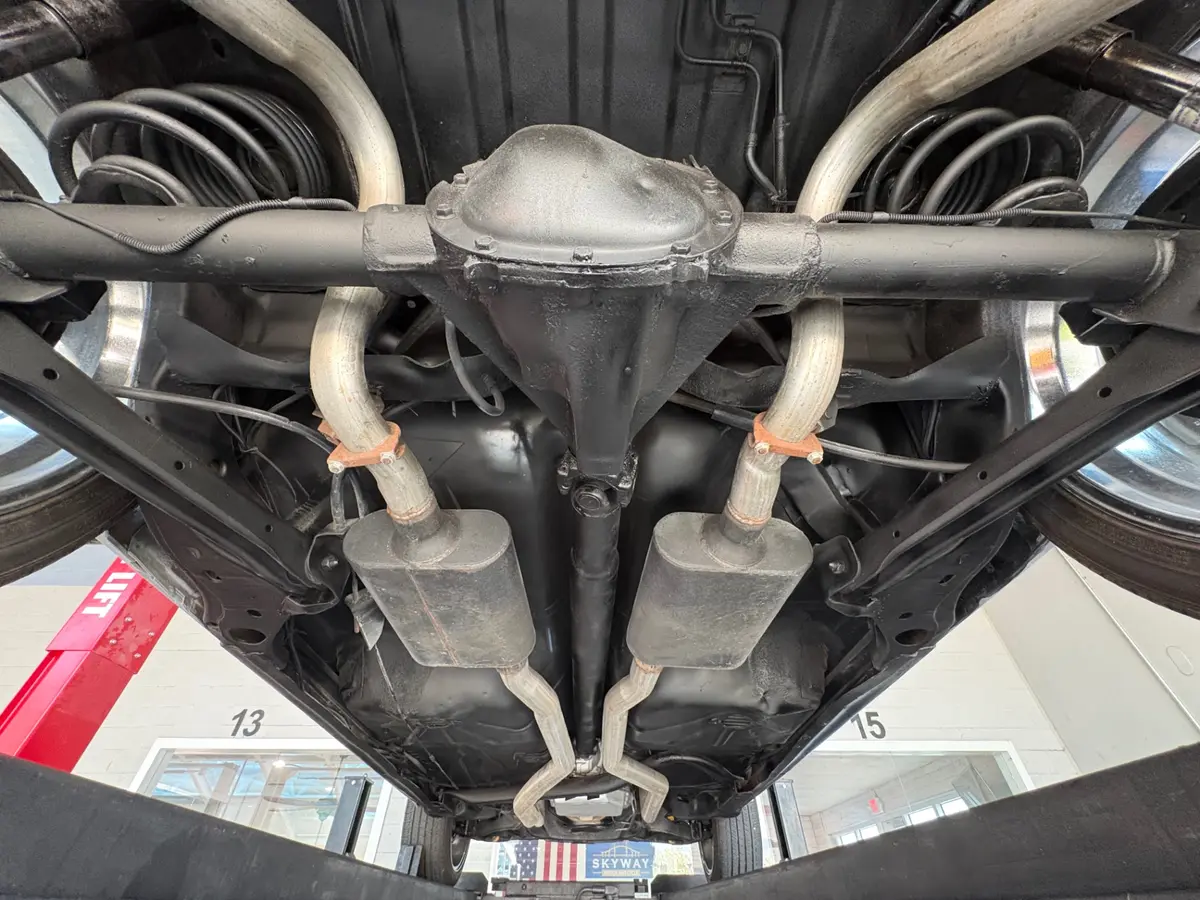 Vehicle photo 41