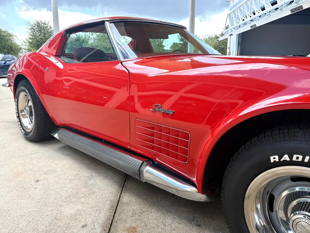 Vehicle photo 18
