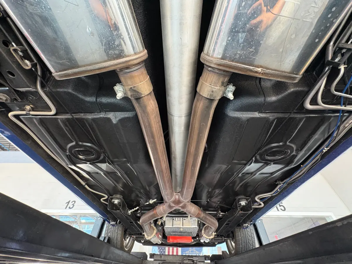 Vehicle photo 46