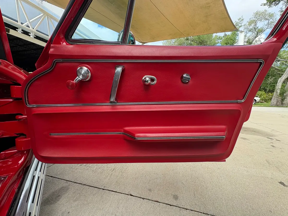 Vehicle photo 40