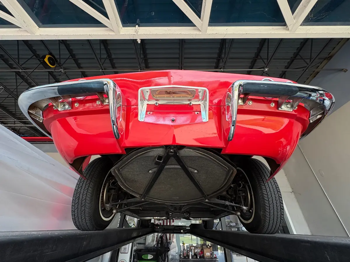 Vehicle photo 56