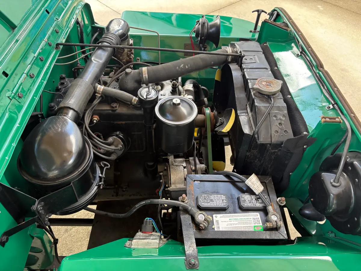 Vehicle photo 26