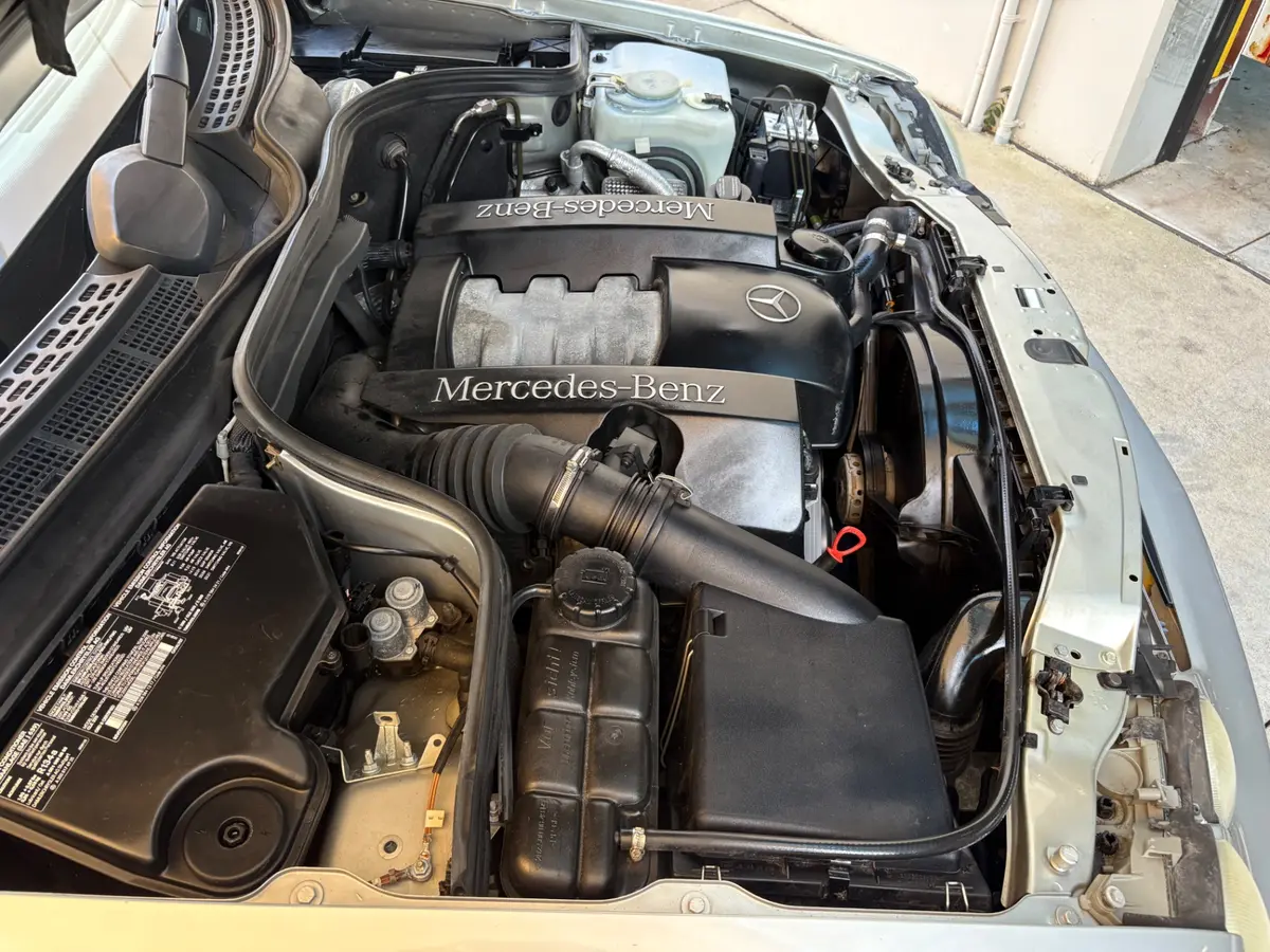 Vehicle photo 30