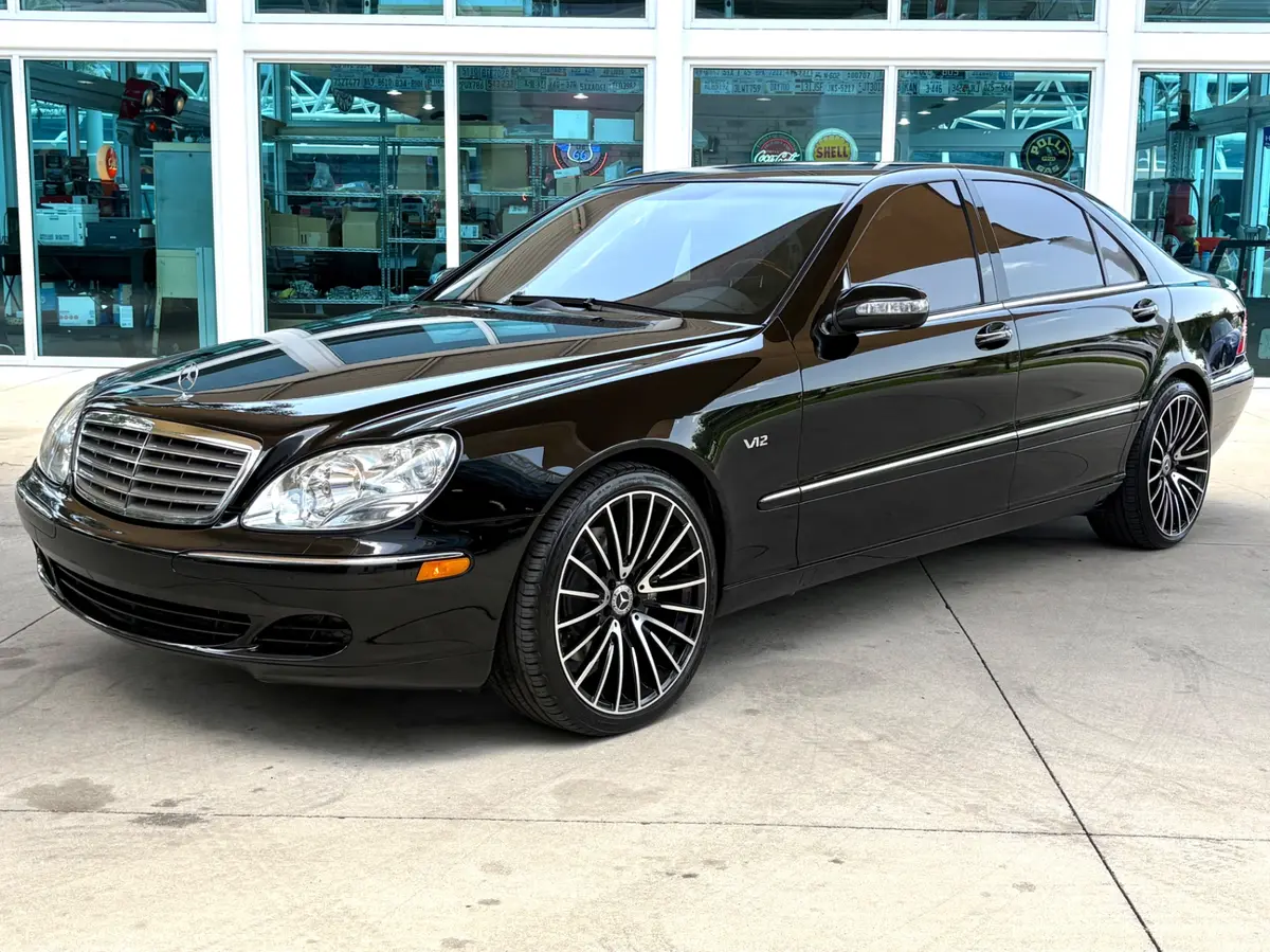 Vehicle photo 11