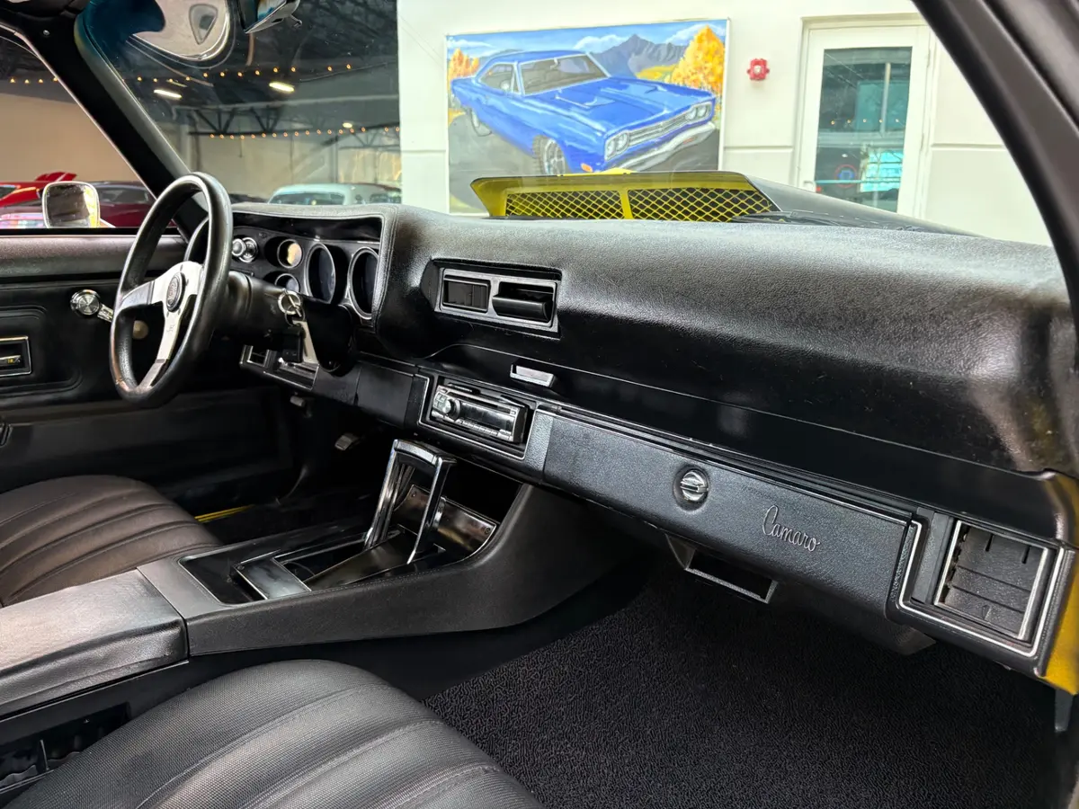 Vehicle photo 36