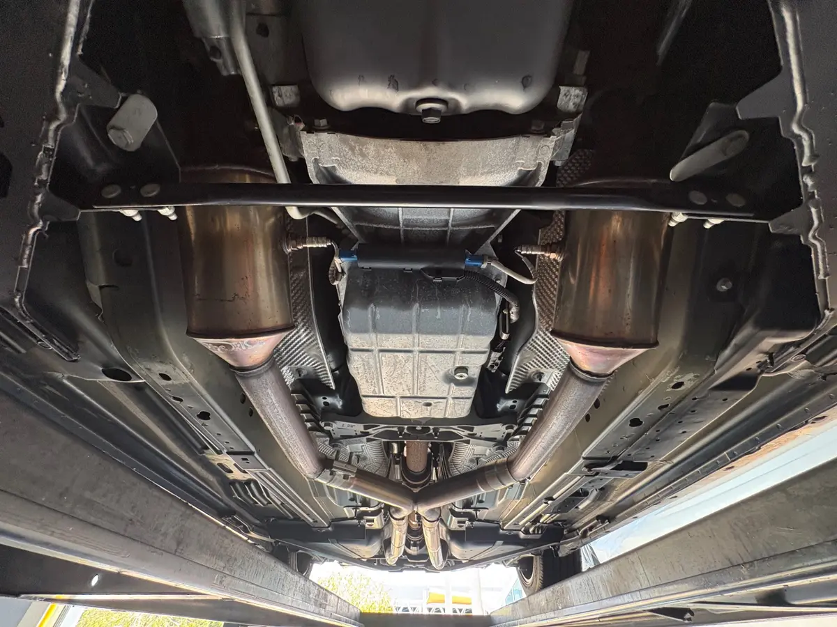 Vehicle photo 63