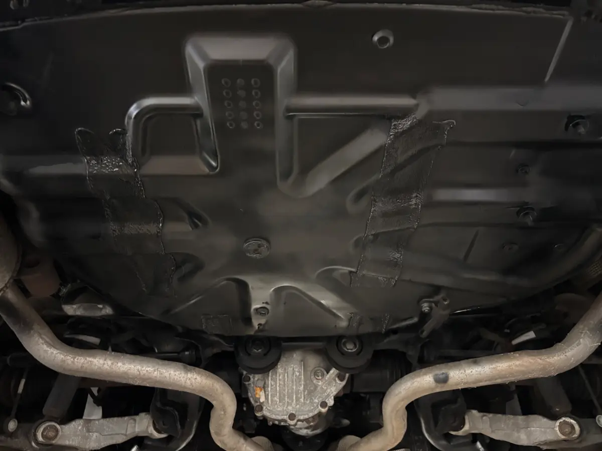 Vehicle photo 32
