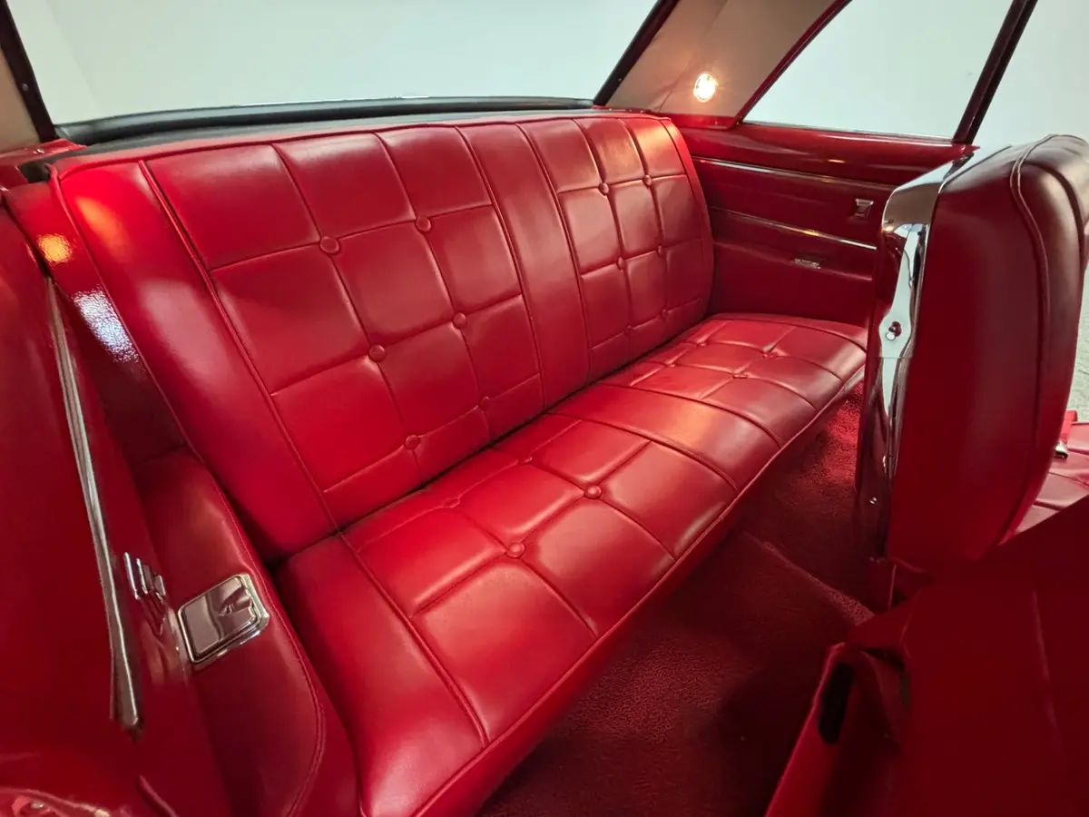 Vehicle photo 29