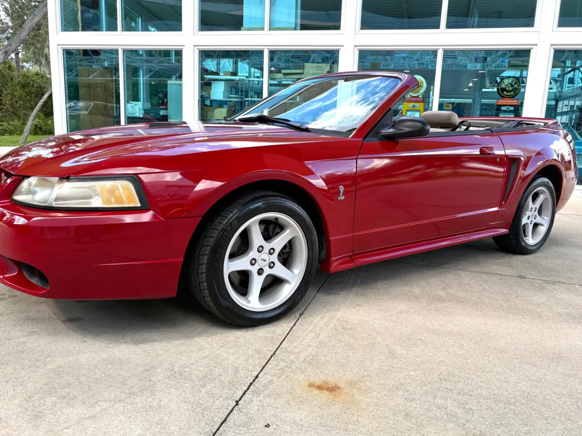 Vehicle photo 12