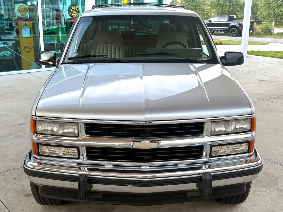 Vehicle photo 3