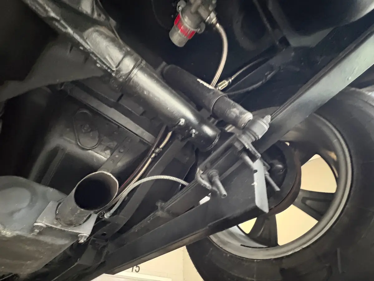 Vehicle photo 44