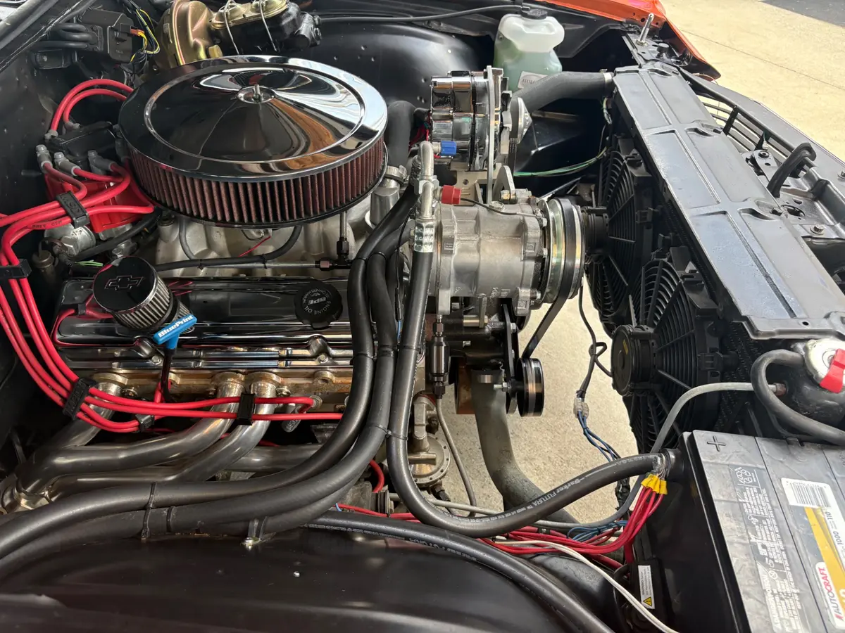 Vehicle photo 26