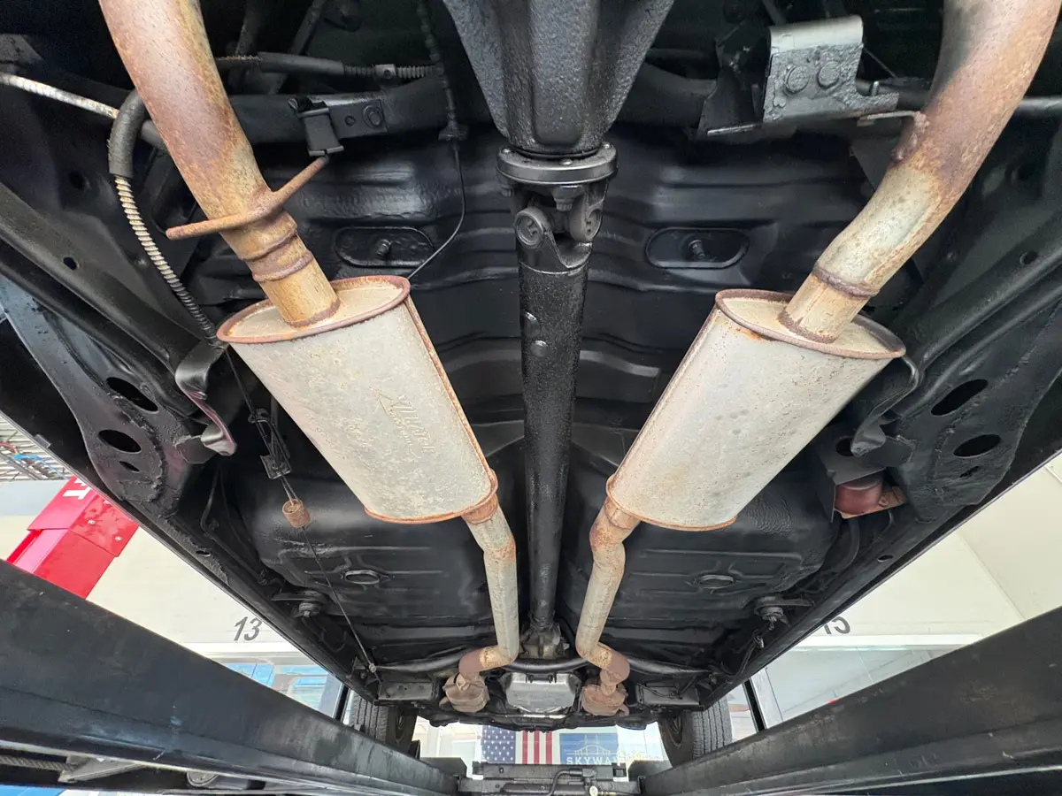 Vehicle photo 56