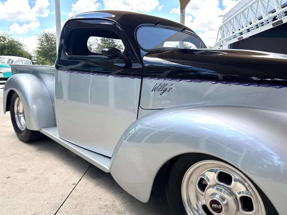 Vehicle photo 18