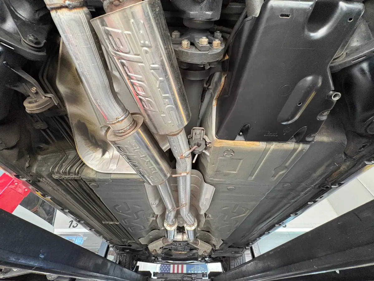 Vehicle photo 51