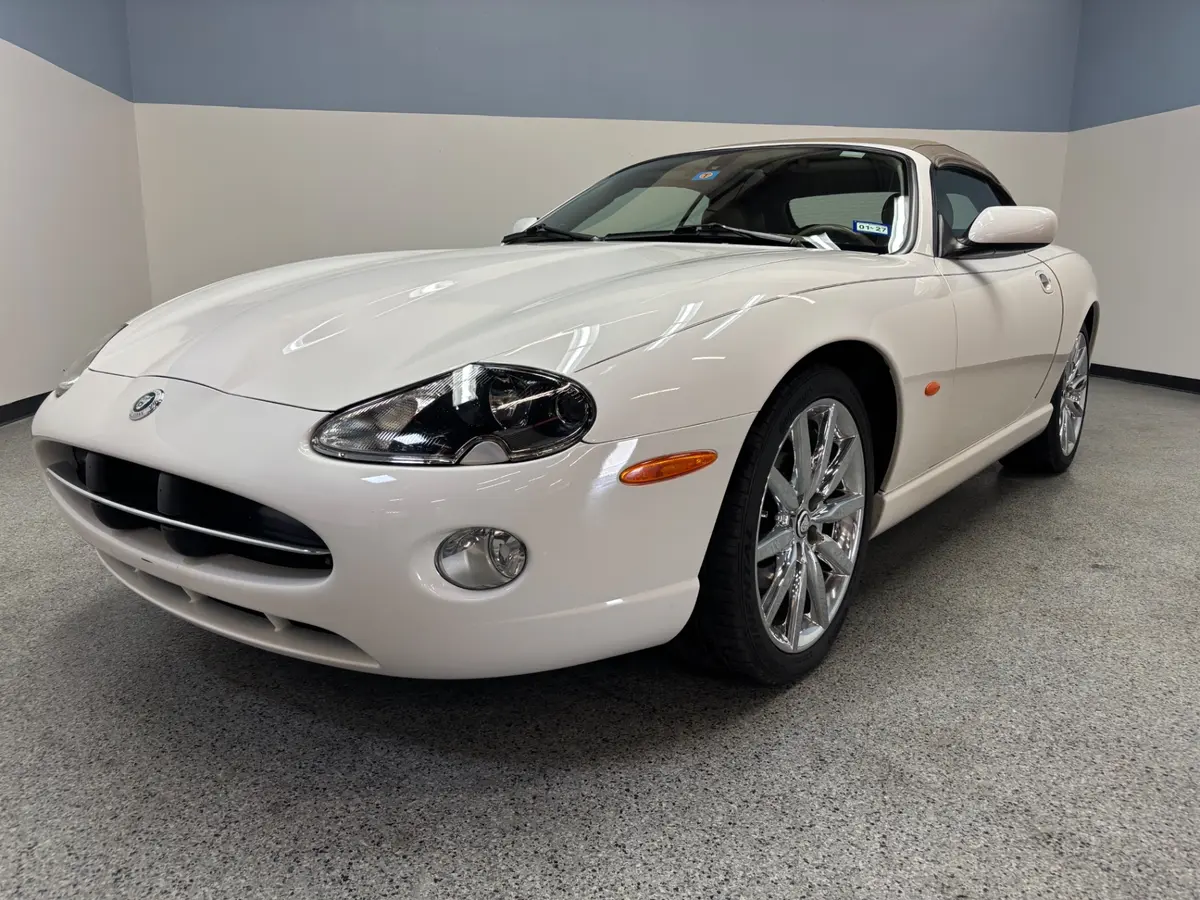 Vehicle photo 1