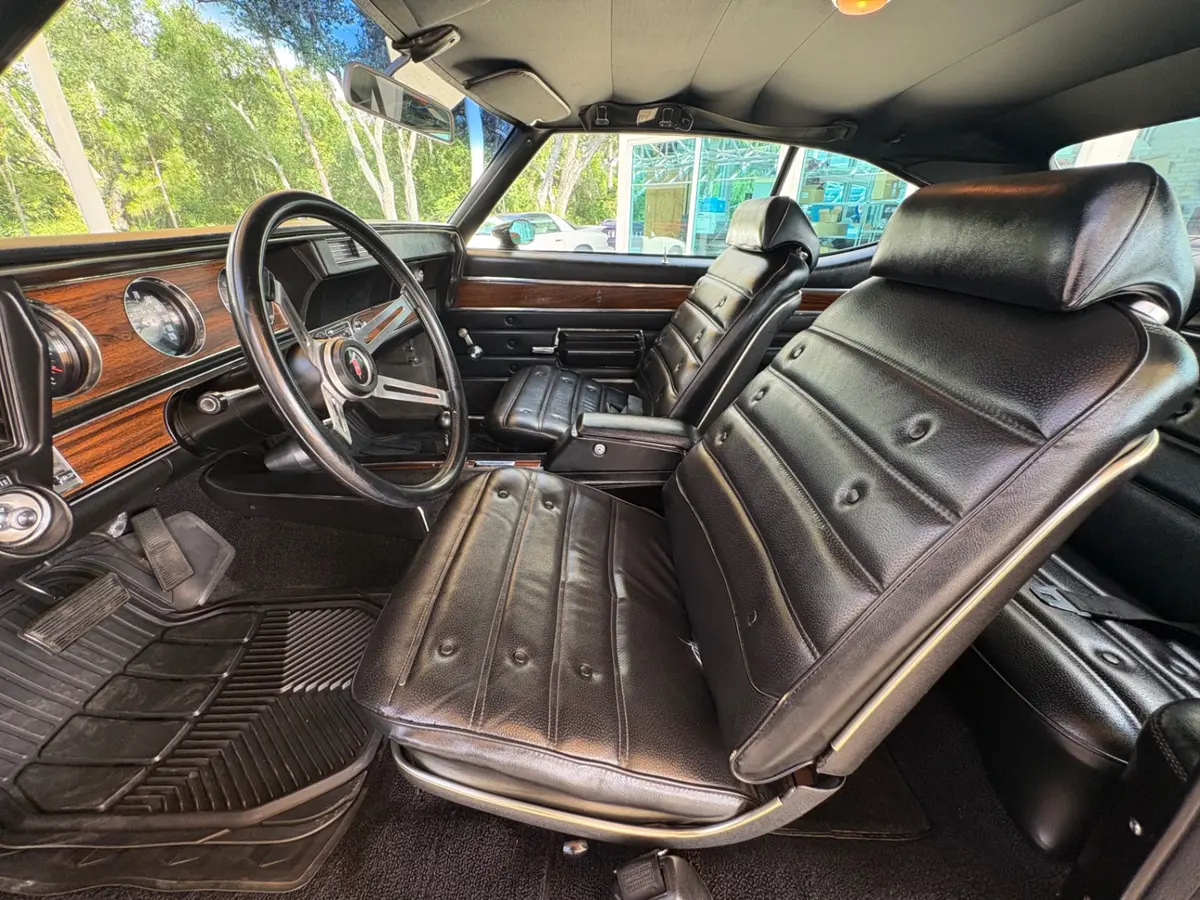 Vehicle photo 38