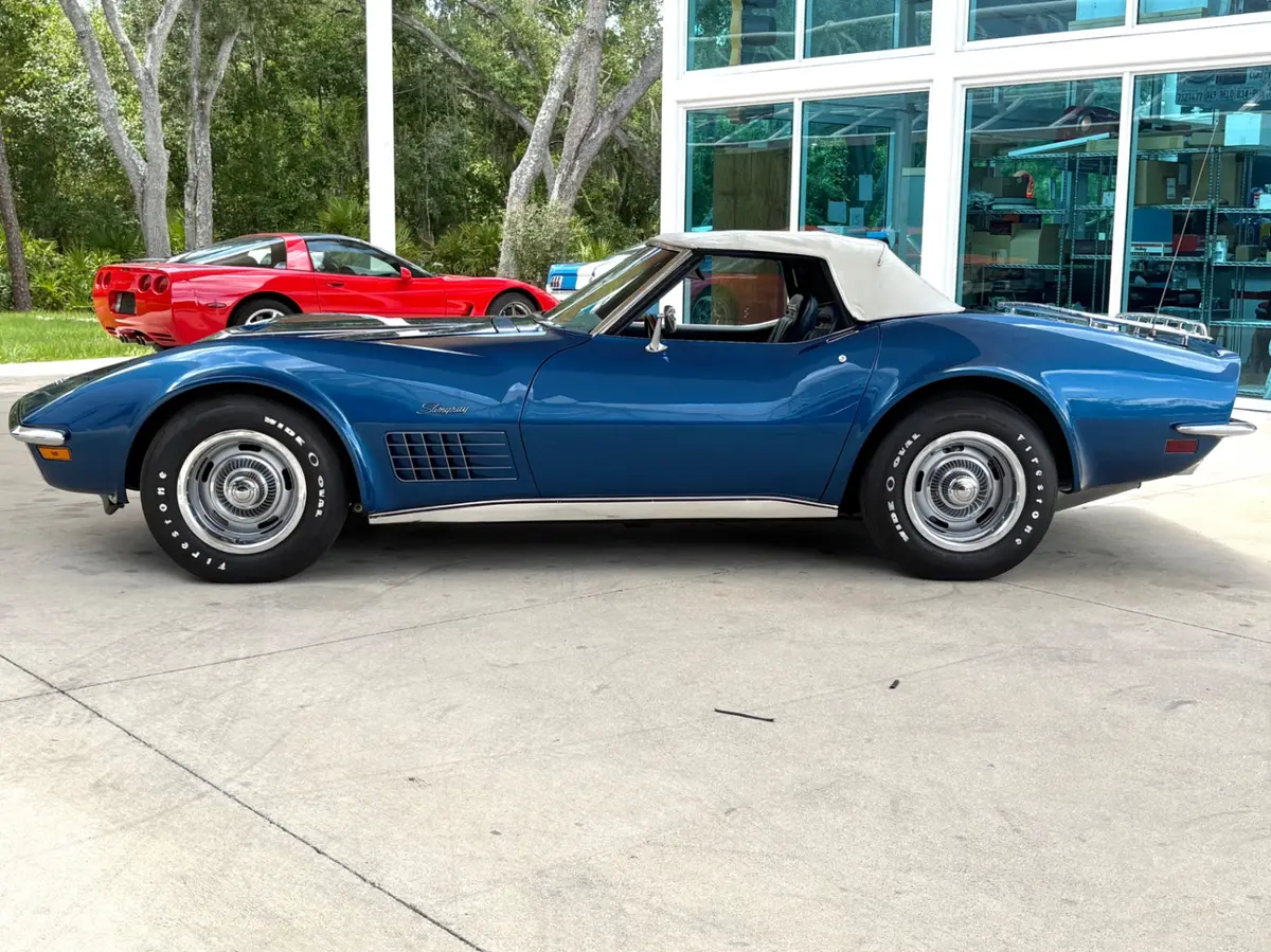 Vehicle photo 28