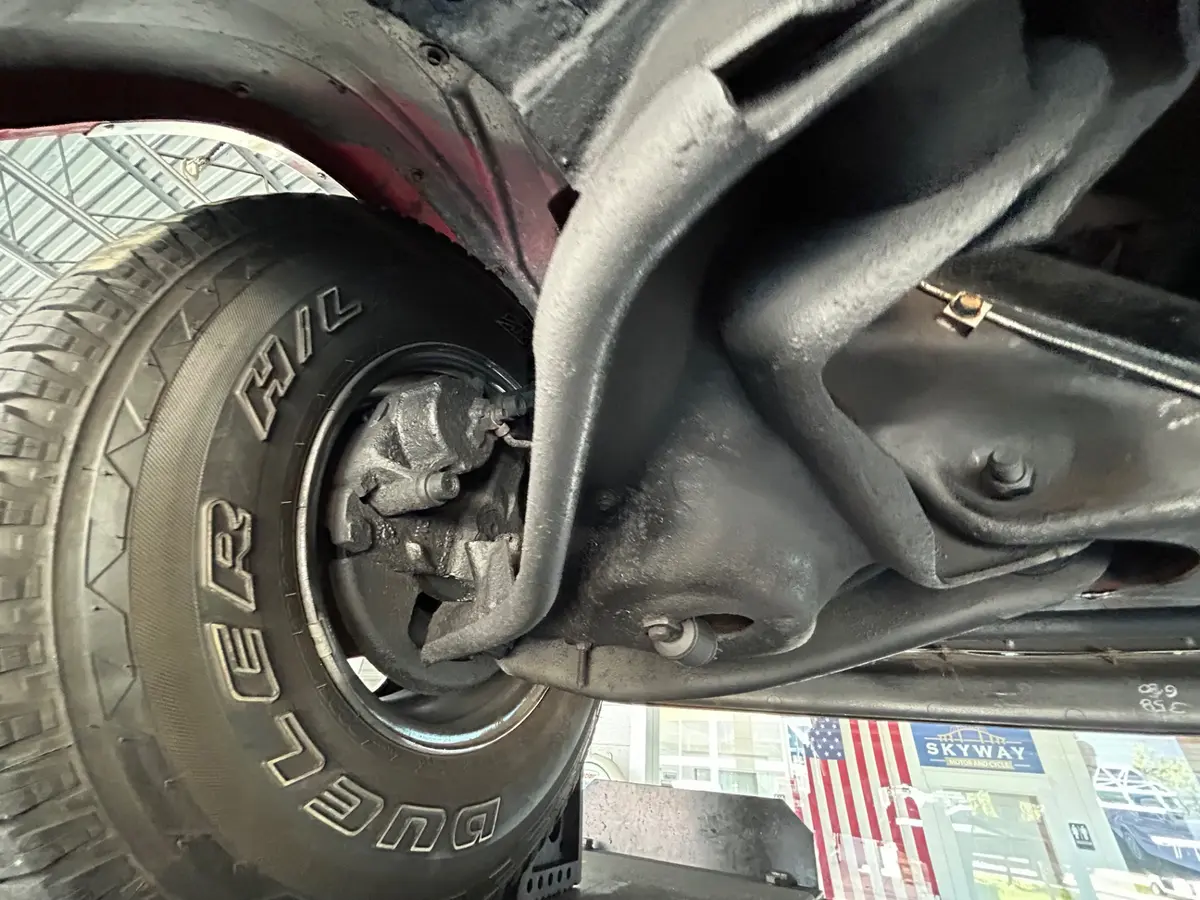 Vehicle photo 46