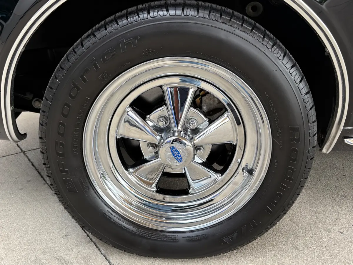 Vehicle photo 21