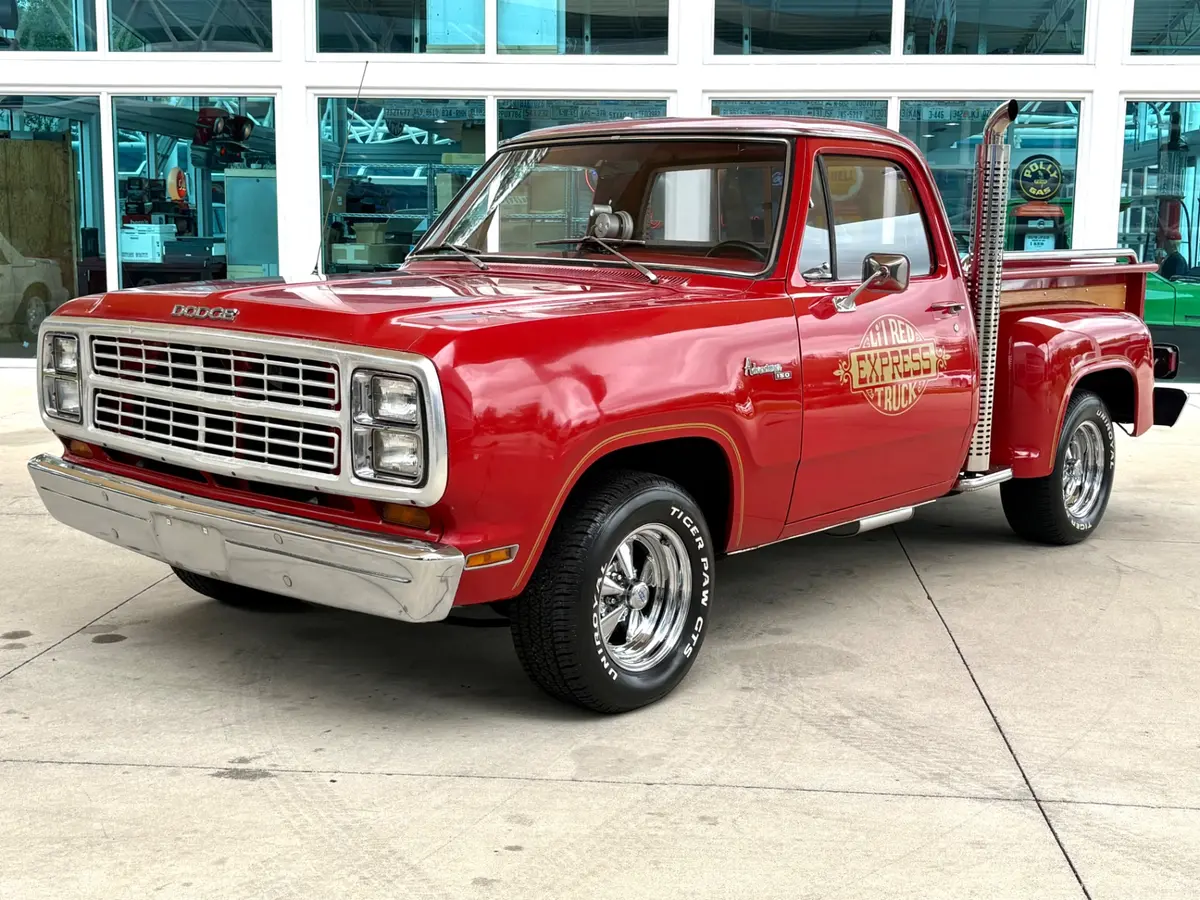 Vehicle photo 11