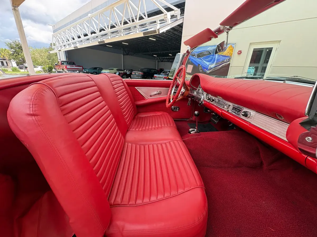 Vehicle photo 45
