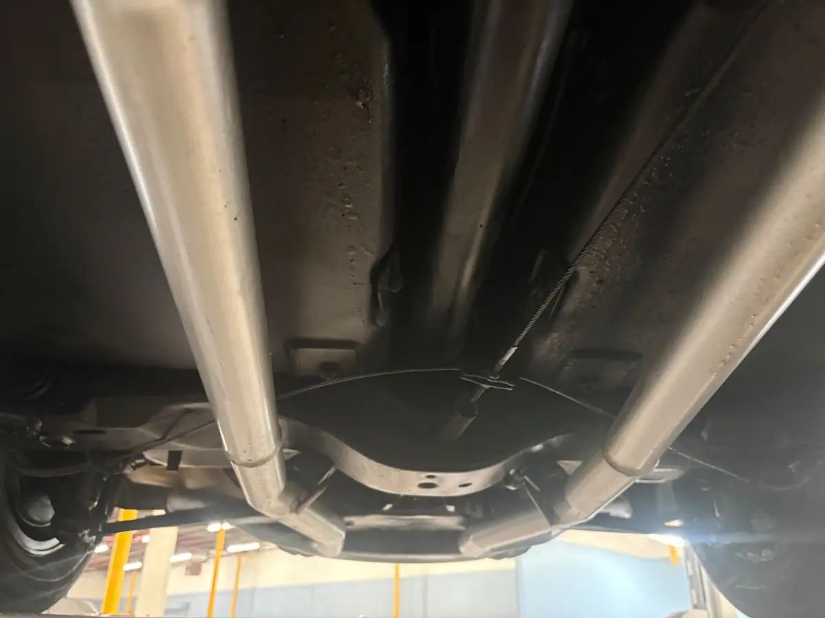 Vehicle photo 37