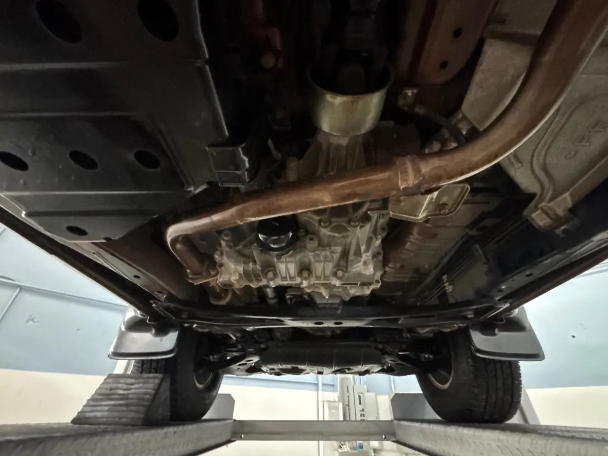 Vehicle photo 44