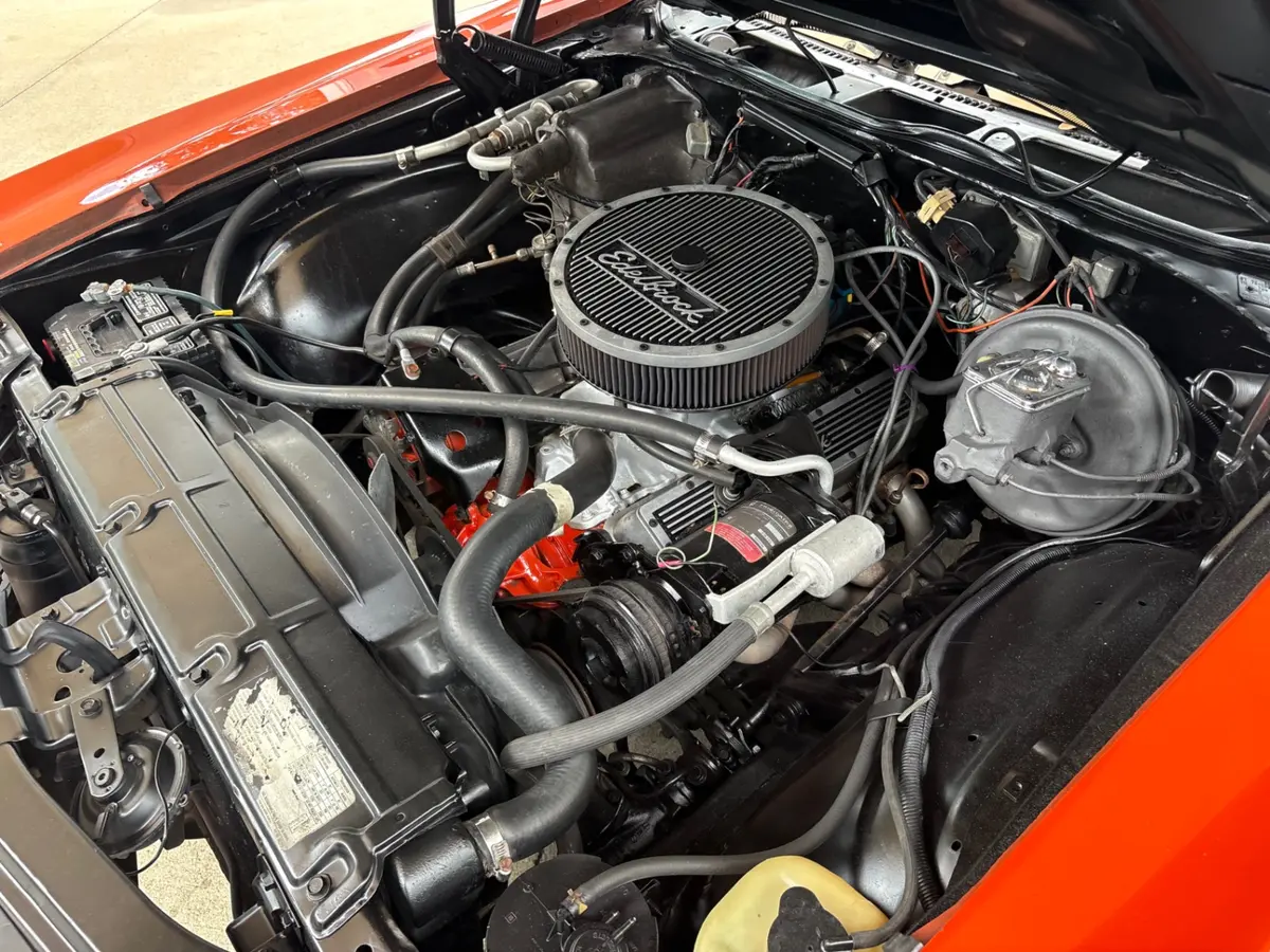 Vehicle photo 32