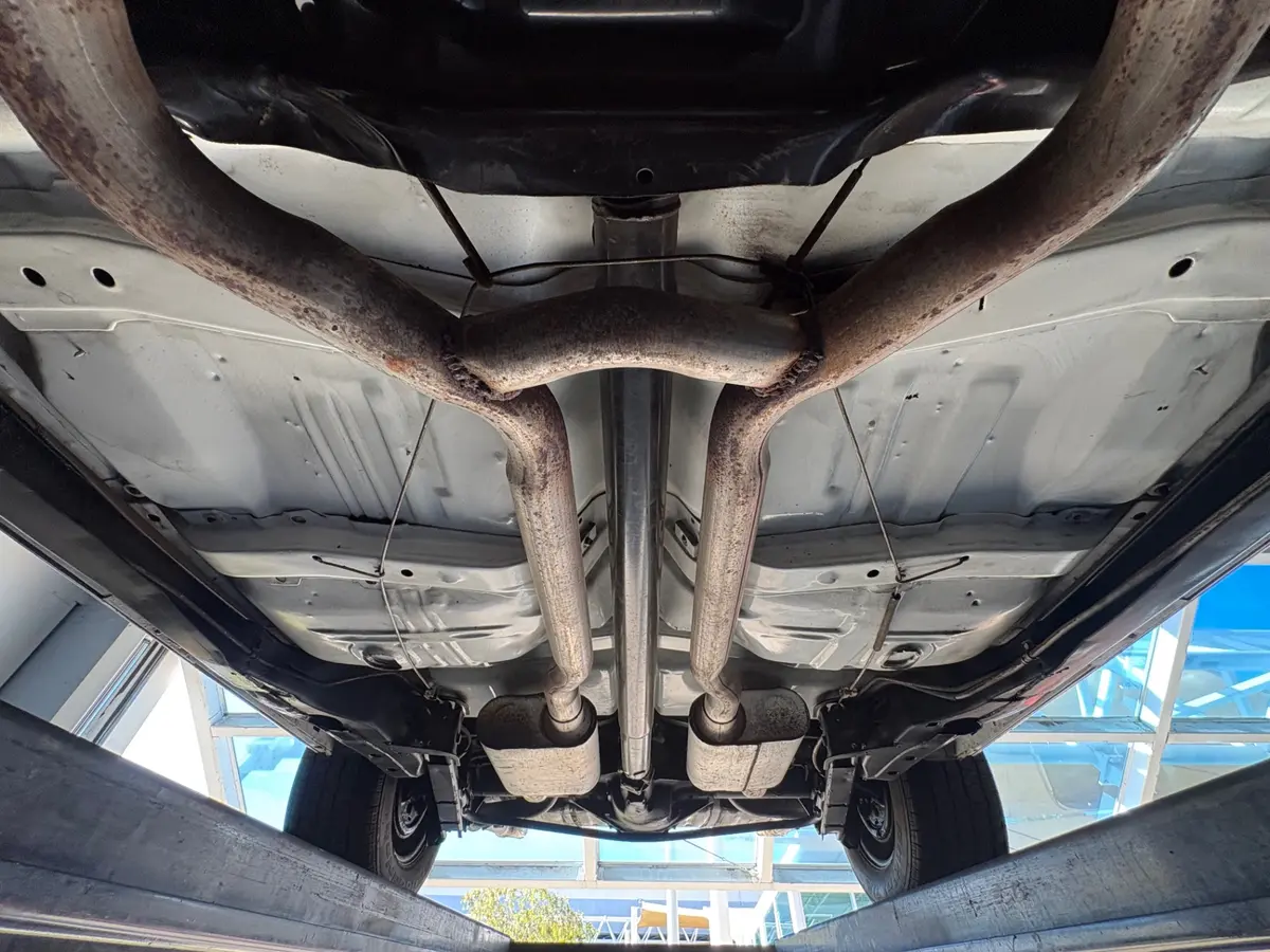 Vehicle photo 56