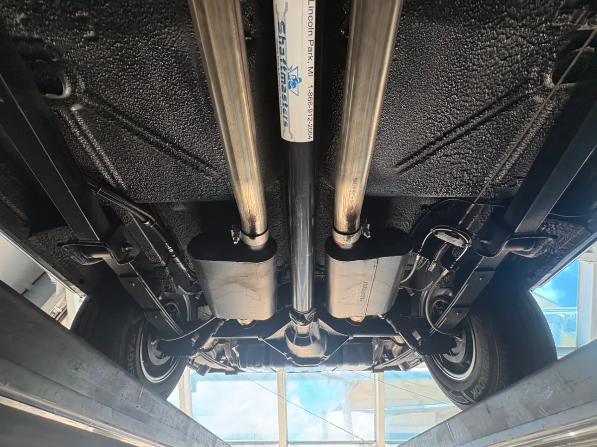 Vehicle photo 57