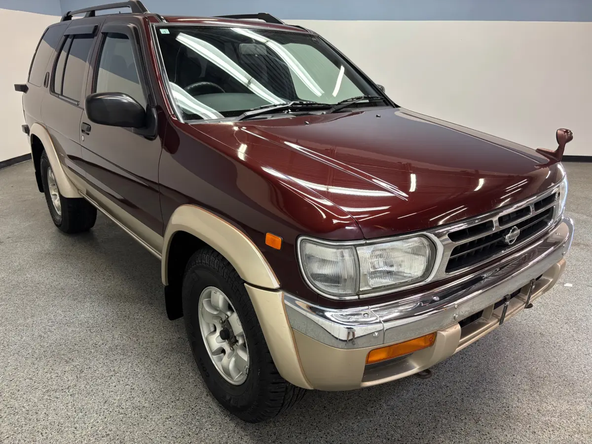Vehicle photo 8
