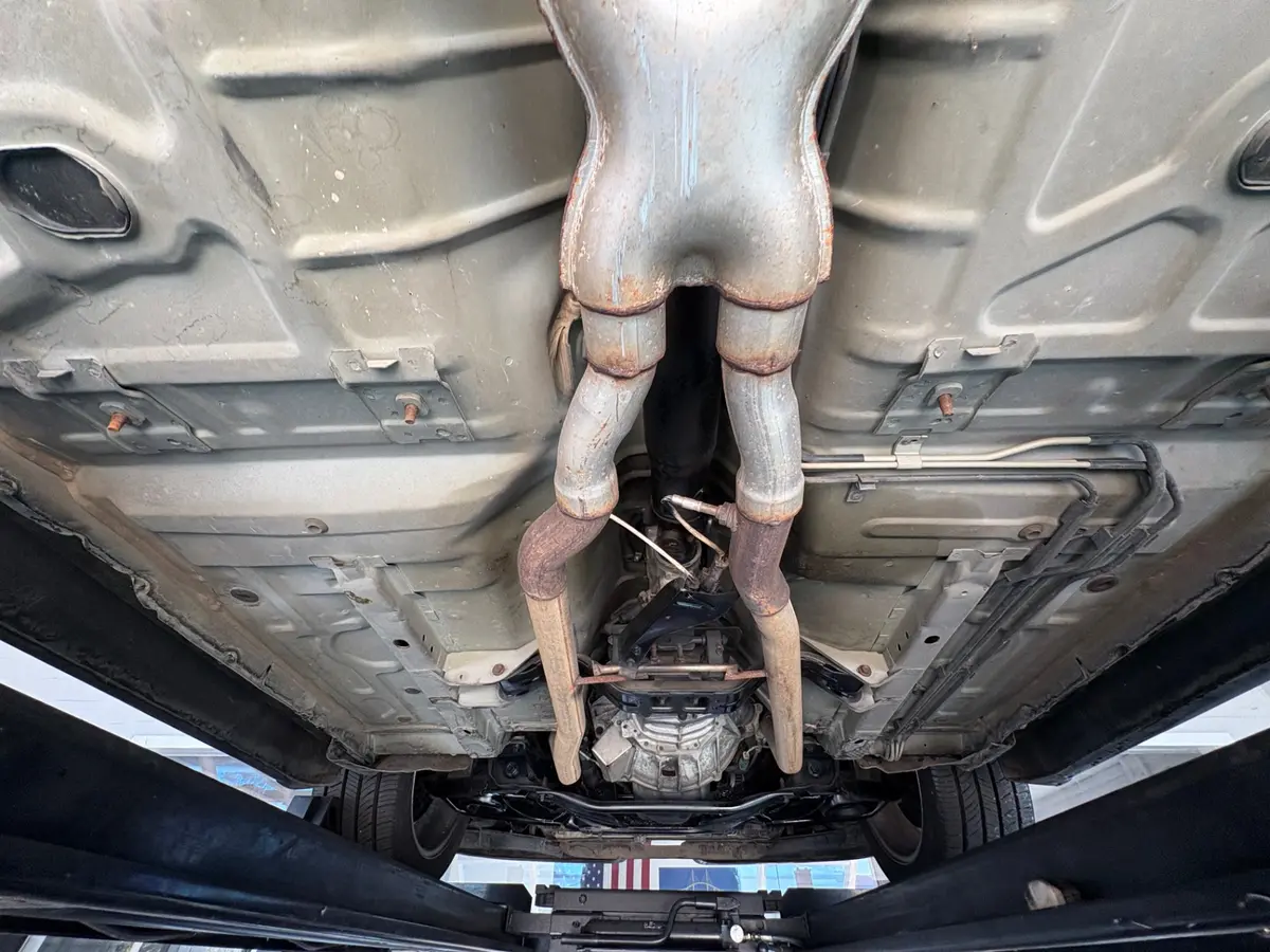 Vehicle photo 46